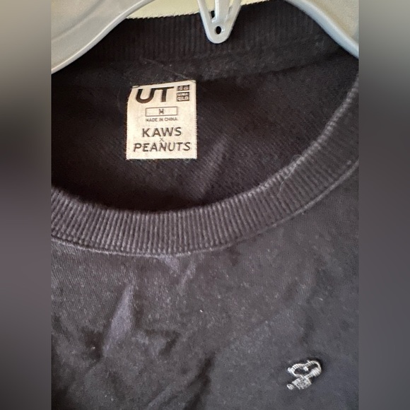 Uniqlo Peanuts x Kaws Sweatshirt - Picture 2 of 3
